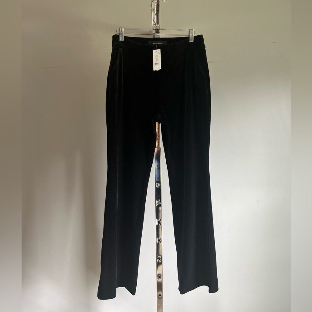 WHBM.. Velvet Slim Bootcut Pant.. SIZE: 6S. COLOR:BLACK